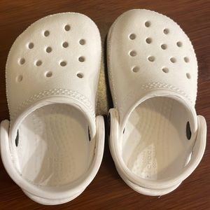CROCS (child size 4)